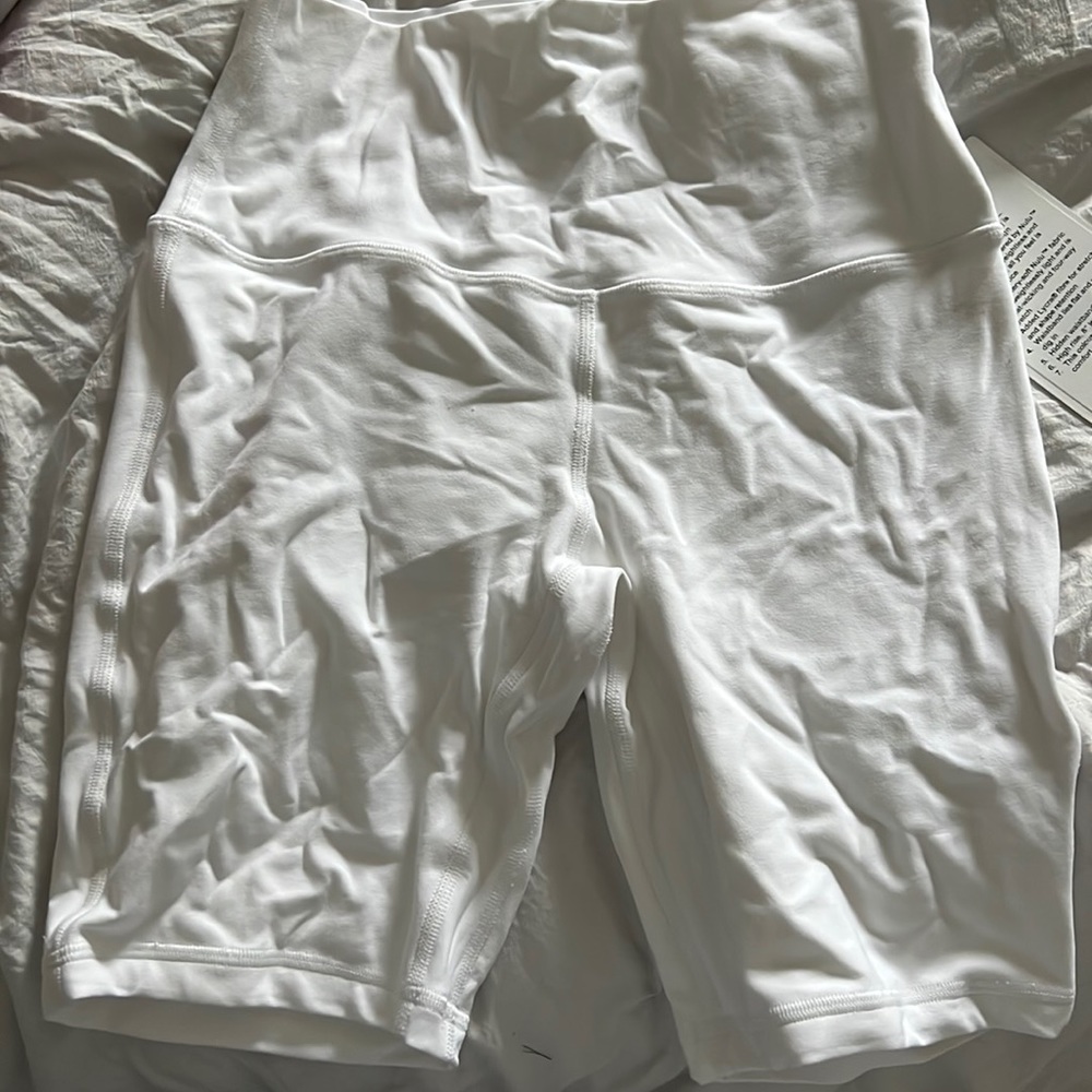 White Align HR Short 8”